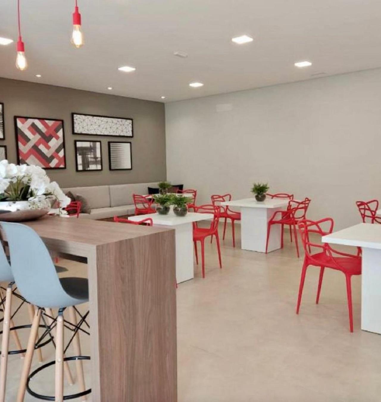 Apartamento Otimo Em Frente Ao Metro Bras ! *