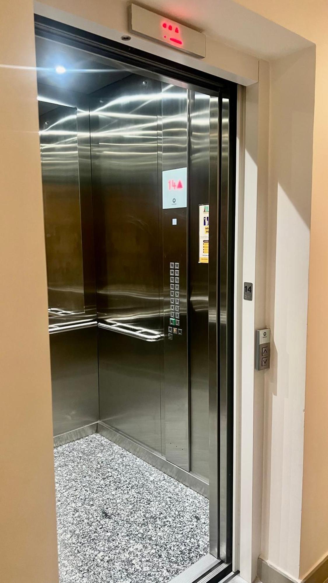 Apartamento Otimo Em Frente Ao Metro Bras !